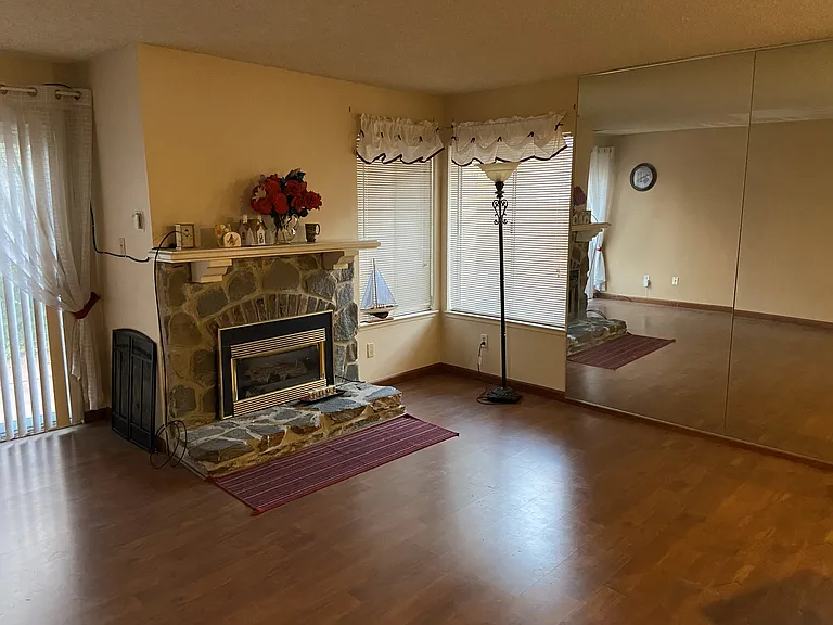 251 Seawind Dr — Photo 10