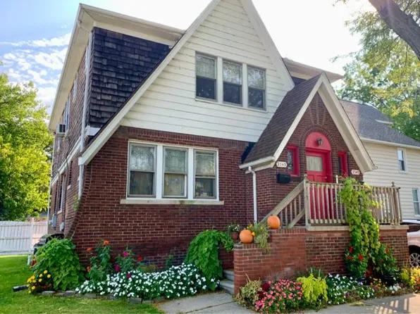 2345 3rd St, Wyandotte, MI 48192