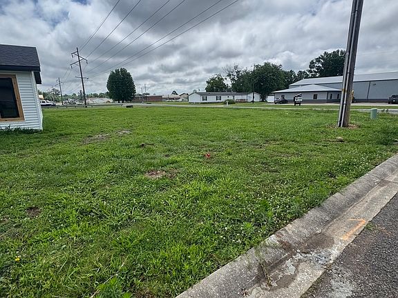 2nd image of 1801 N Holmes Dr