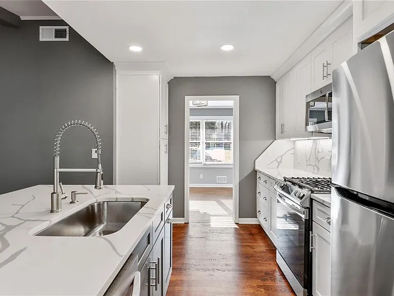 2341 Rubart Dr — Photo 13