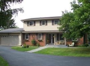 97 Boughton Hill Rd, Honeoye Falls, NY 14472