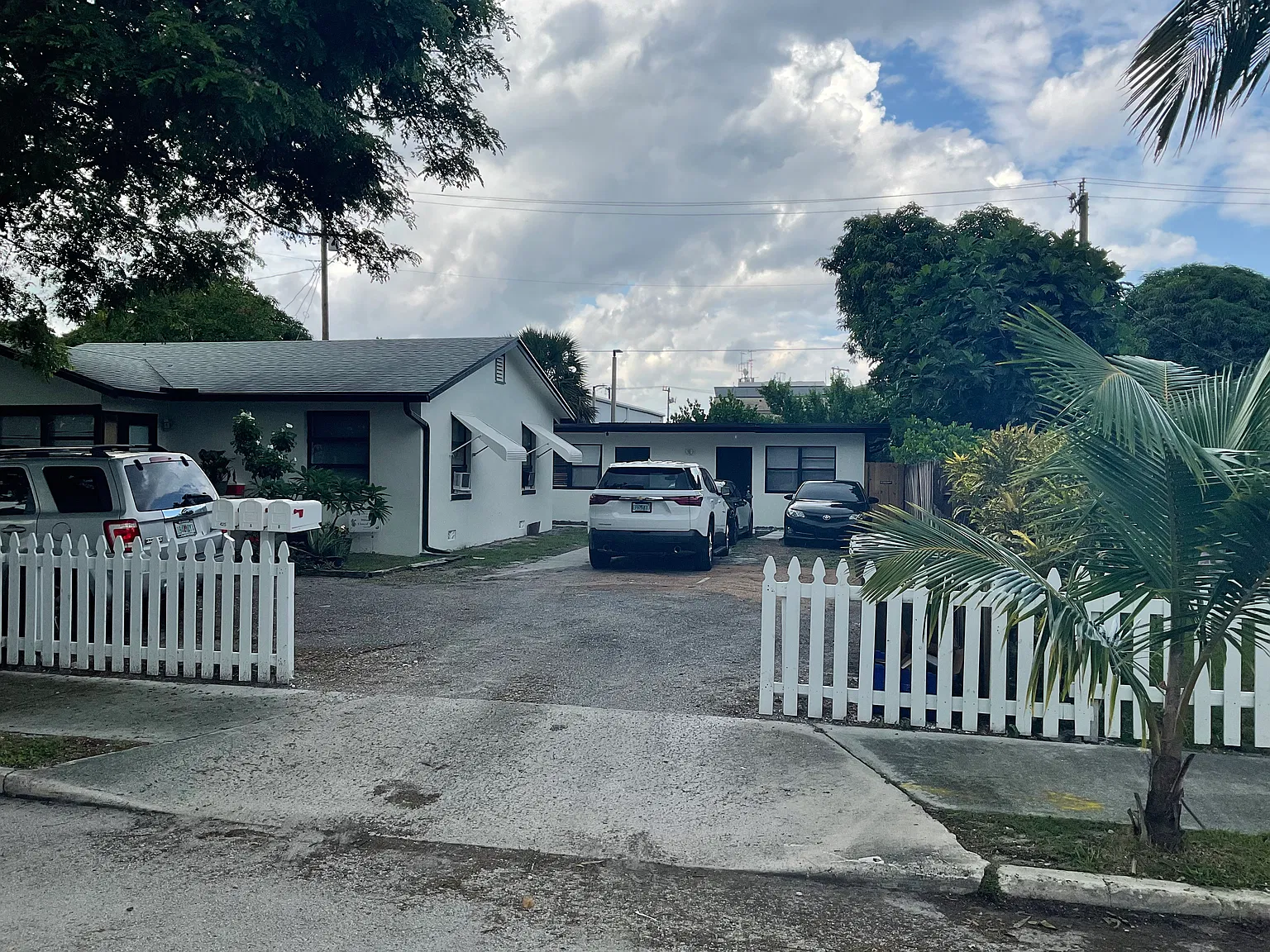 425 Avenida Hermosa — Photo 1