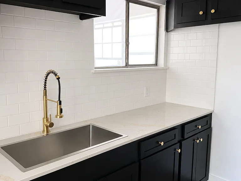 2712 Oakcliff St #4 — Photo 9