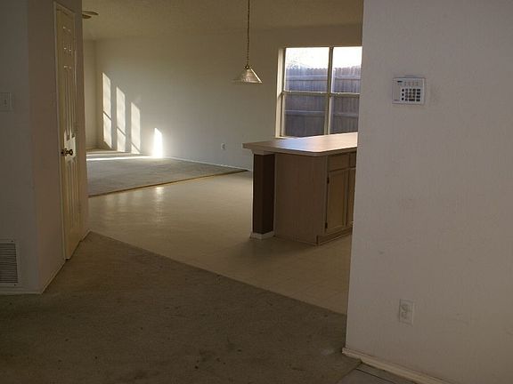 3rd image of 4933 Prestwick Dr