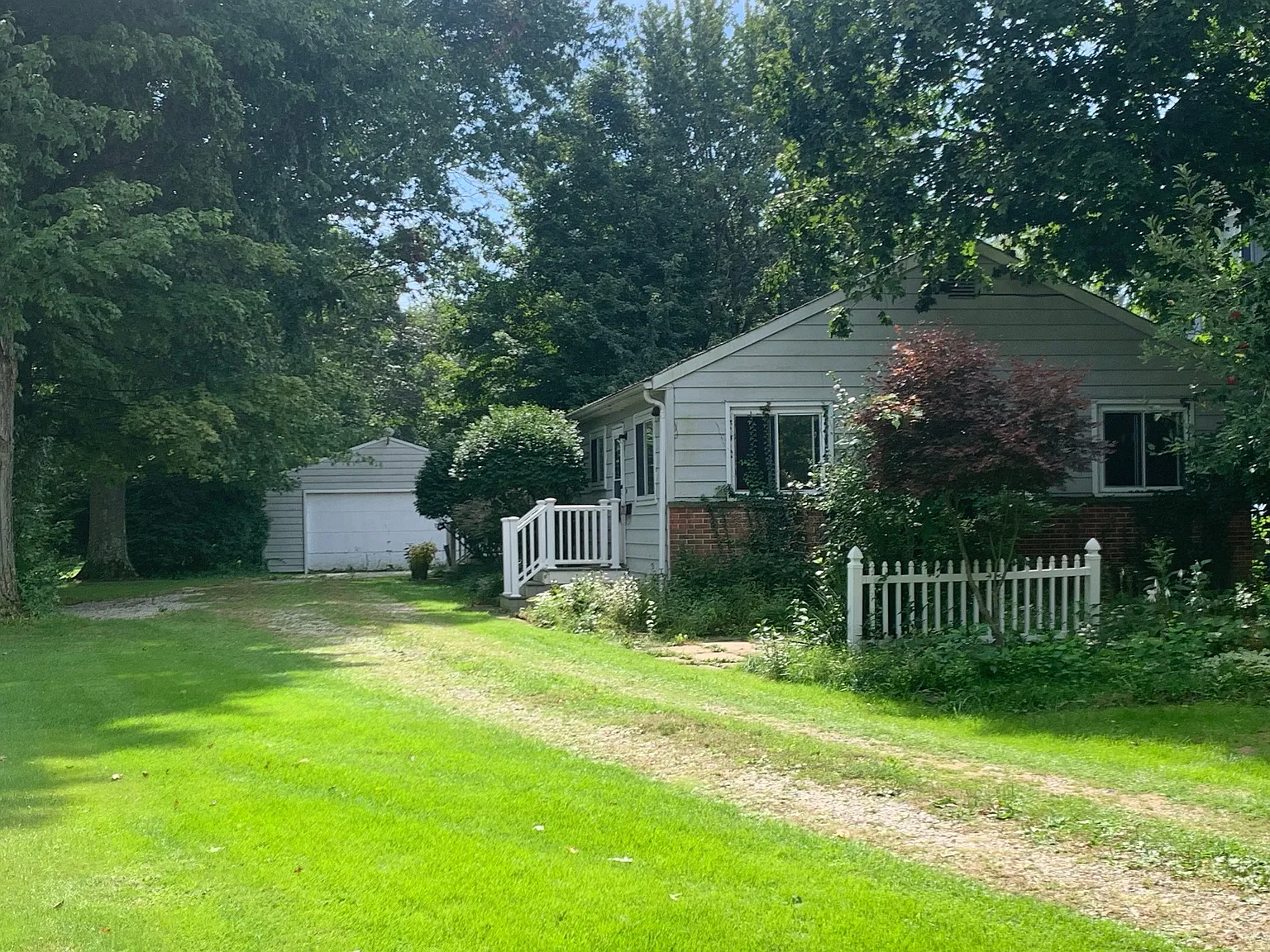 309 E Main St — Photo 1