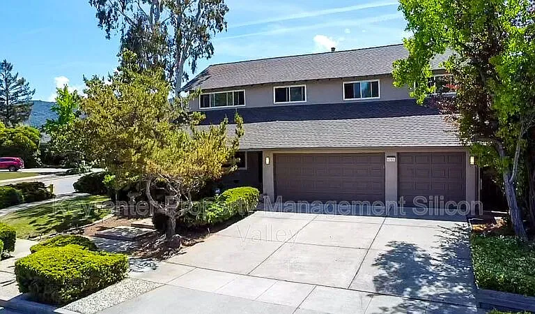 6701 Tannahill Dr — Photo 2