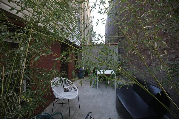 Sold by RealtyTopia | media 30