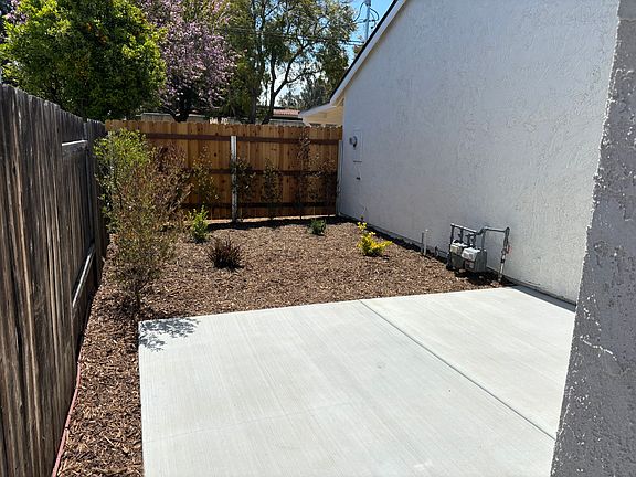 5th image of 3042 1/2 N Dwight Ave