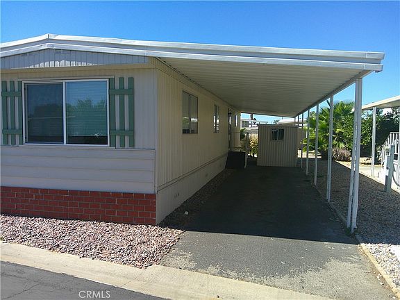 2nd image of 260 N Lyon Ave Space 97