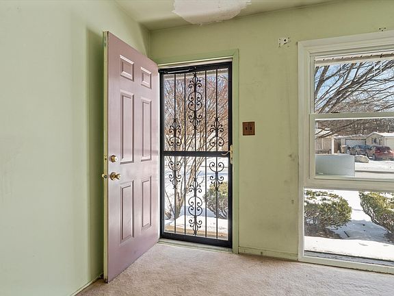 3rd image of 1249 Helmen Dr