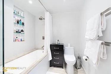 Rented by City Zen Realty