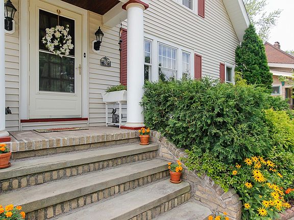 3rd image of 3656 Rockport Ave