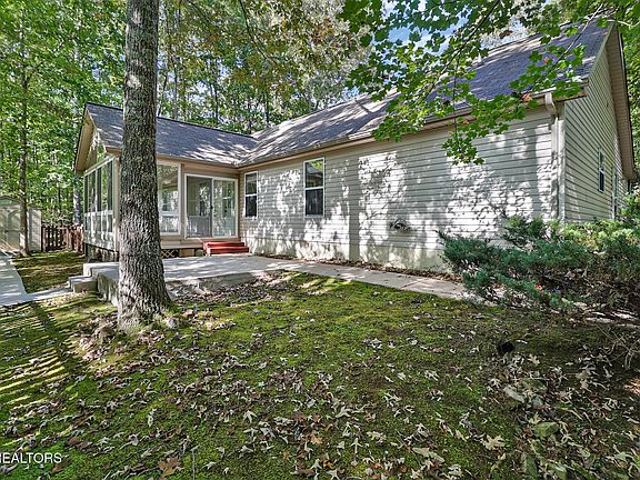 3rd image of 113 Devon Rd