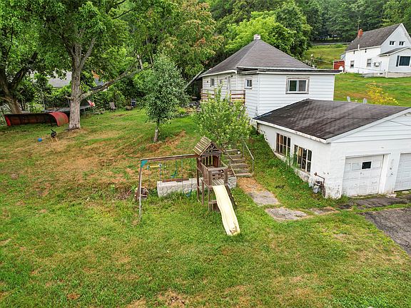 2nd image of 8-10 Harding Ave