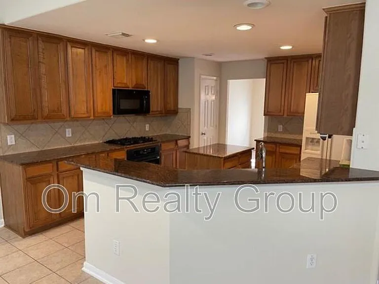 9506 Carsonmont Ln — Photo 8
