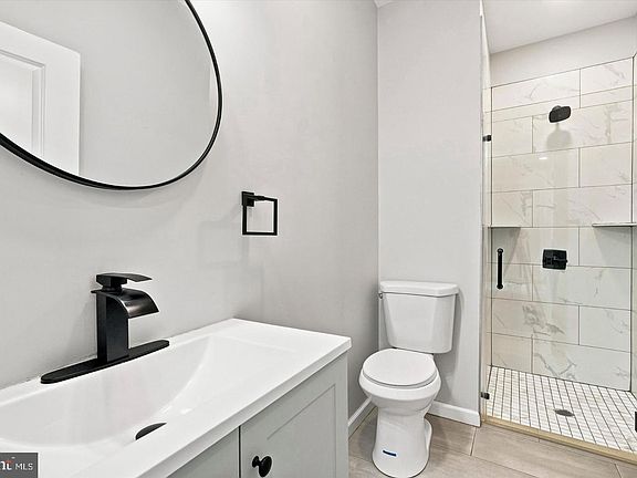 5th image of 623 W Oxford St #2R