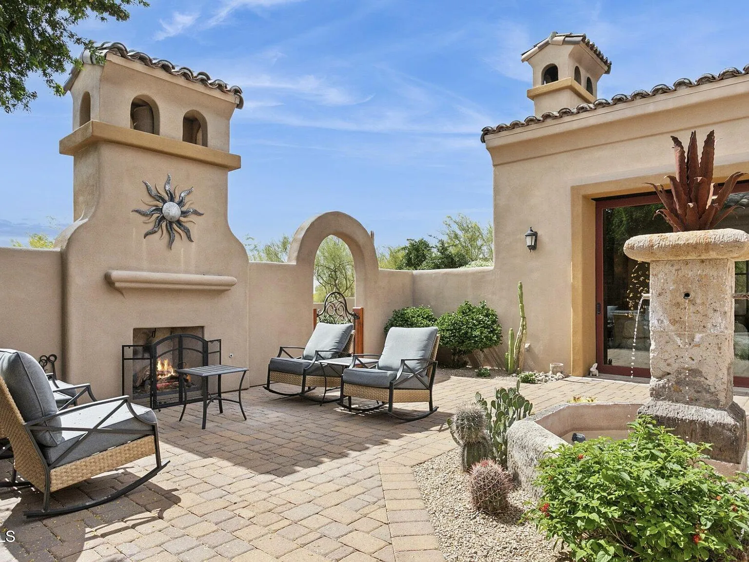 5 bed, 5.0 bath, 5289 sqft, $18,000 — Photo 2