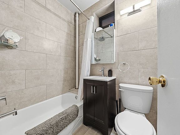 5th image of 214 E 84th St APT 2C