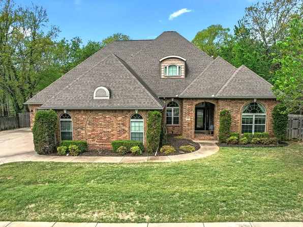 2737 N Signet Pl, Fayetteville, AR 72703