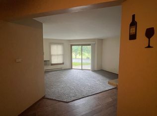 4400 W Shamrock Ln, McHenry, IL 60050