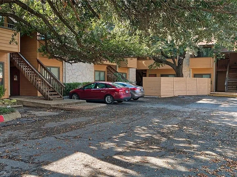 2714 Nueces St #203 — Photo 5