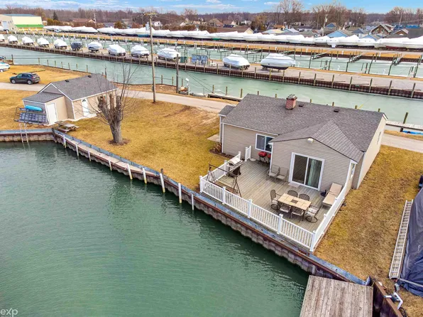 7926 Alexandria Dr, Ira, MI 48023