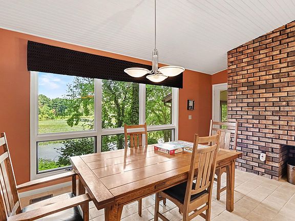 2nd image of 9808 Oak Forest Cir