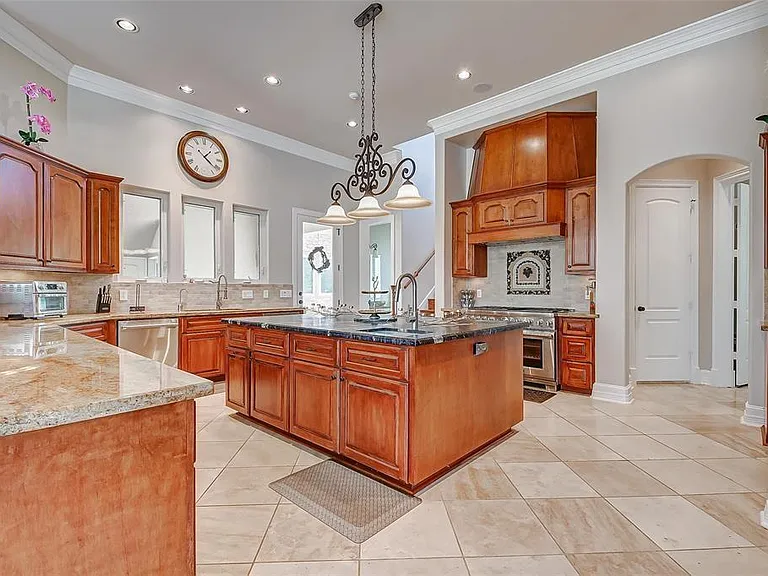 33202 W Haddon Ct — Photo 12