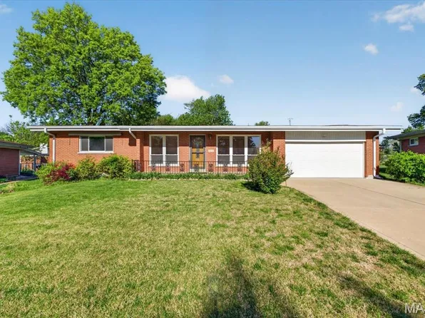 9301 Lavant Dr, Saint Louis, MO 63126