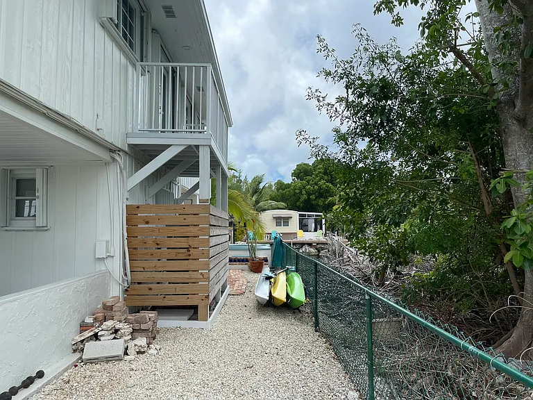 156 Marina Ave — Photo 22