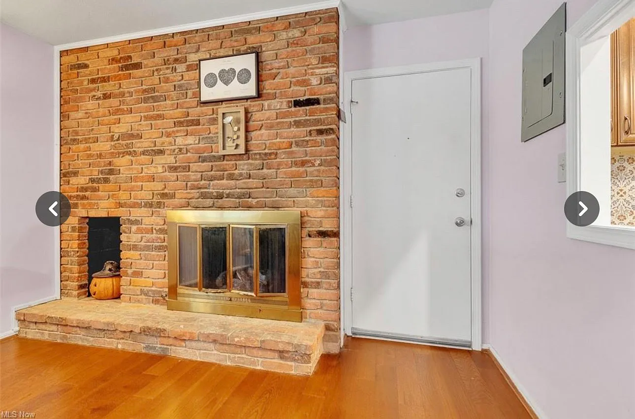 2 bed, 1.5 bath, 911 sqft, $1,650 — Photo 2