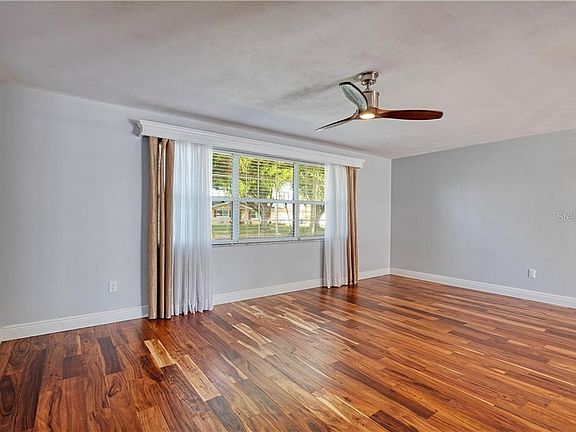 4th image of 2449 Glenann Dr