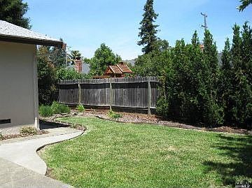 3rd image of 385 Oak Manor Dr