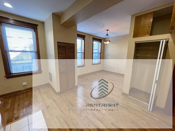3rd image of 1357 N Ashland Ave APT 2C