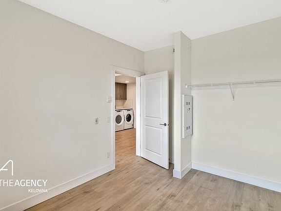 4th image of 1036 Coronation Ave #409