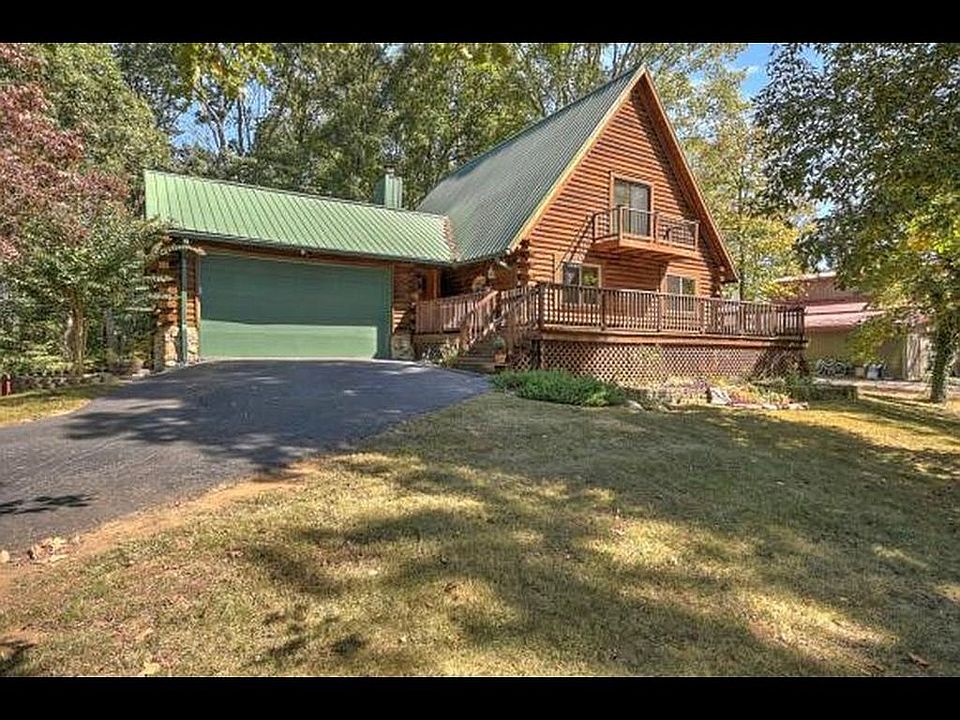 1st image of 810 Seven Oaks Dr