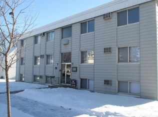 28 8th St NE APT 8, Rochester, MN 55906