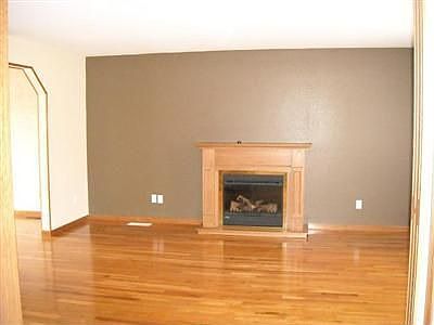 5th image of 901 Maywood Dr