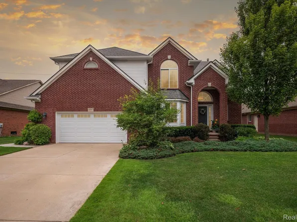 14597 Barton Dr, Washington, MI 48094