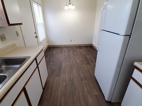 5th image of 6249 Applegrove Ln