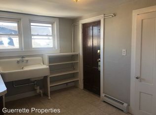 40 Court St APT 1, Bath, ME 04530