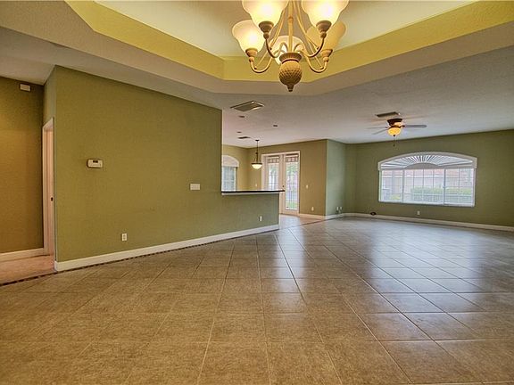 5th image of 6325 Vista Verde Dr E