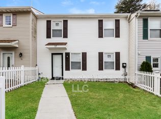 37 Berkshire Rd, Sicklerville, NJ 08081
