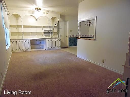 2nd image of 1801 Oakwood Cir