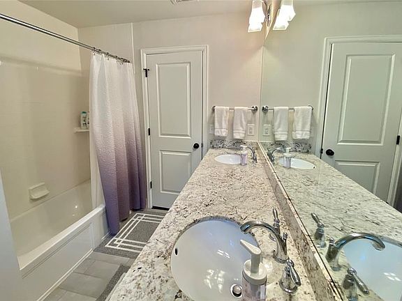 4th image of 25112 Glen Loch Dr