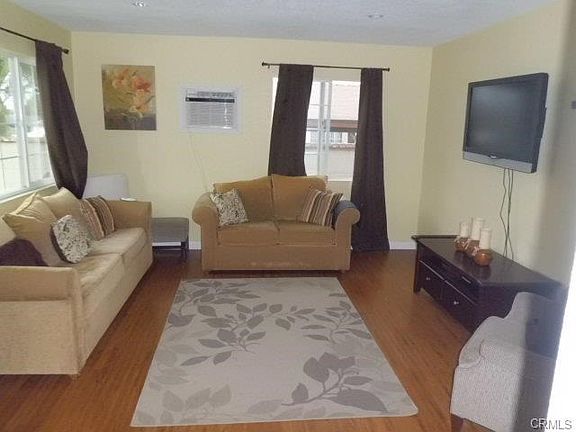 3rd image of 2448 Tortosa Ave