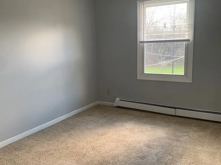 Angle-Tyler Apartments — Photo 9