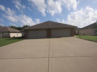 4337 W La Siesta St, Springfield, MO 65802