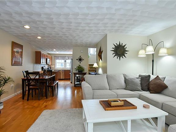 4th image of 881 Greenwich Ave #16