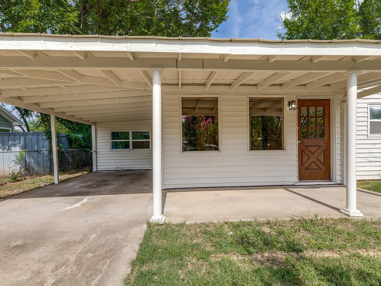 3 bed, 1462 sqft, $2,200 — Photo 3